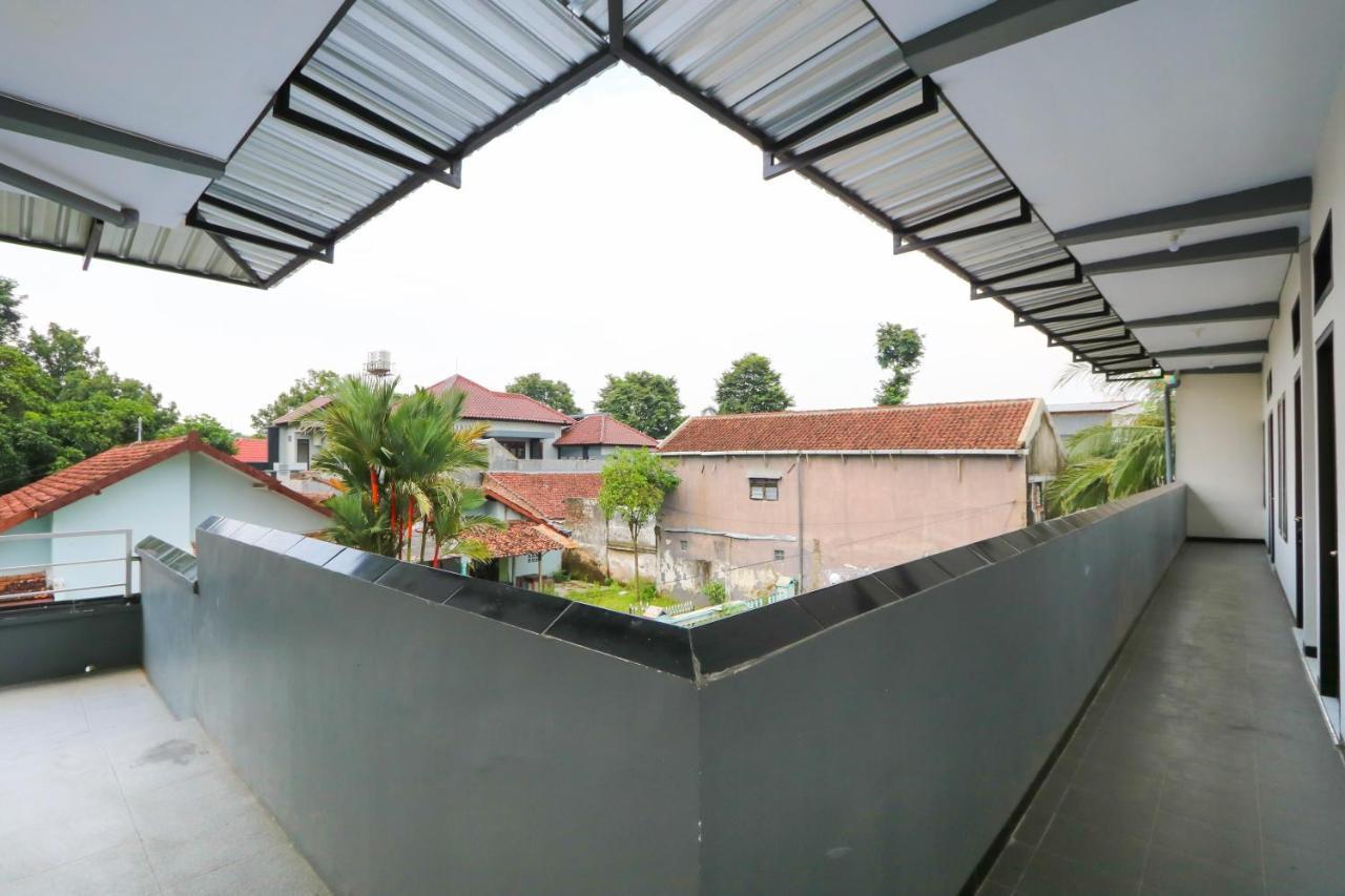 Oyo 3187 Kost Putri Bu Chris Otel Jembel Dış mekan fotoğraf